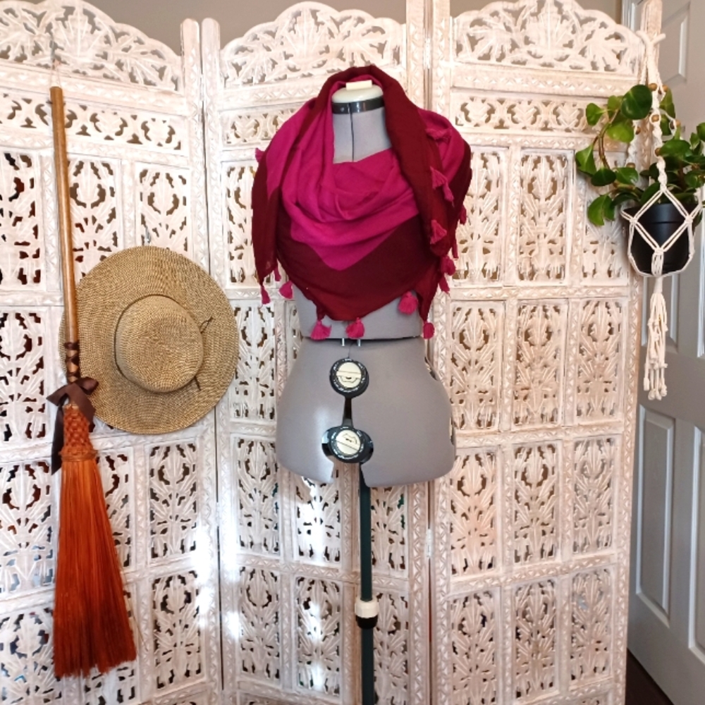 Lucky Brand fuschia tassle scarf